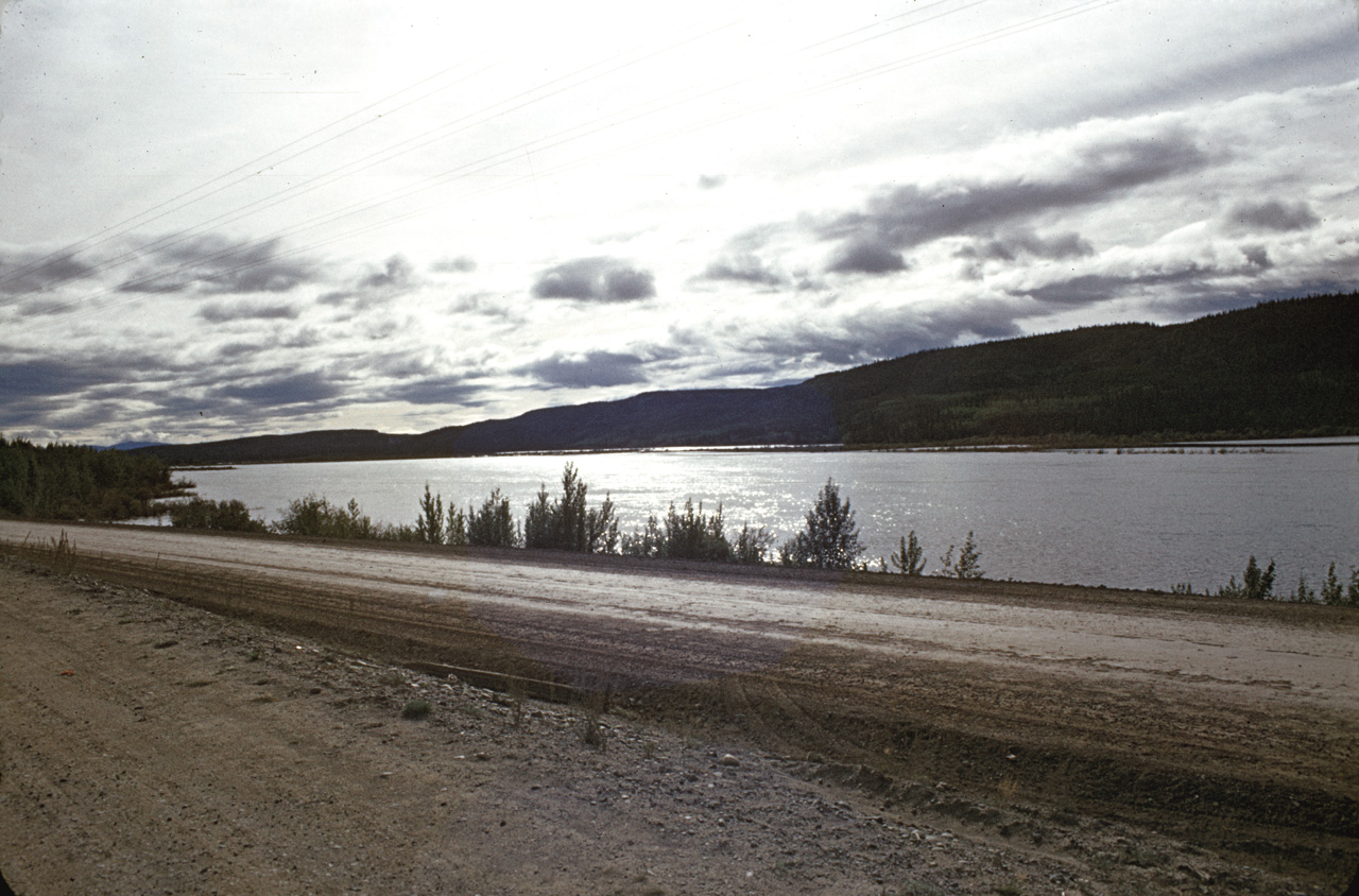 72-09-01, 040, Yukon River, Alaska Highway, 897 mi, Yukon
