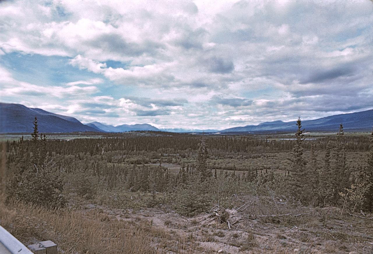 72-09-01, 046, Alaska Highway, 975 mi, Yukon, Ca